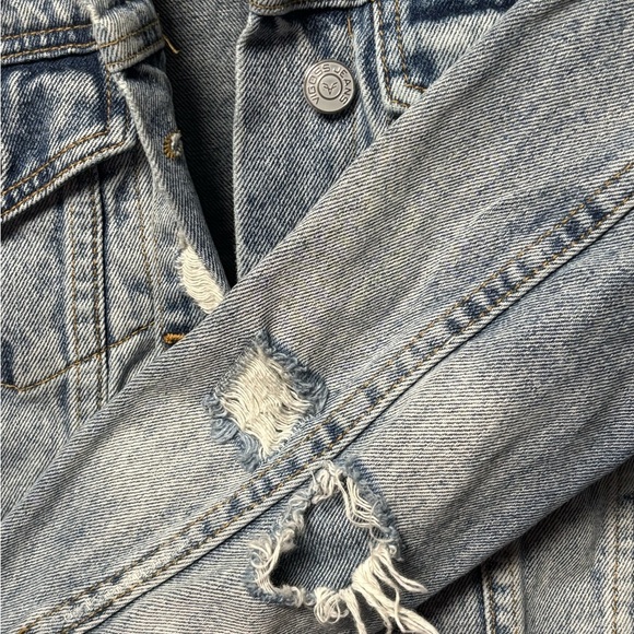 VIGOSS Women’s Distressed Denim Jacket Size Small Blue Jean Vintage Wash Casual - Picture 4 of 5